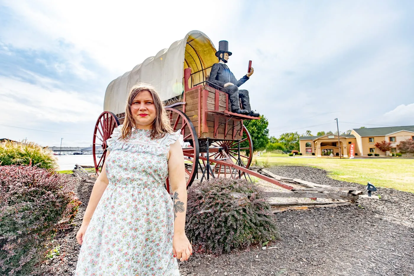 Giant Abraham Lincoln statue on the World's Largest Covered Wagon in Lincoln, Illinois Route 66 roadside attraction