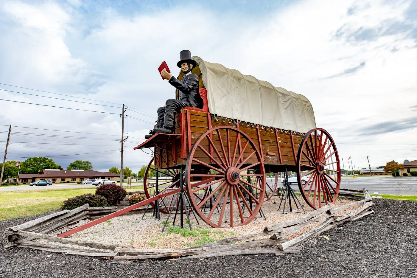 Giant Abraham Lincoln statue on the World's Largest Covered Wagon in Lincoln, Illinois Route 66 roadside attraction