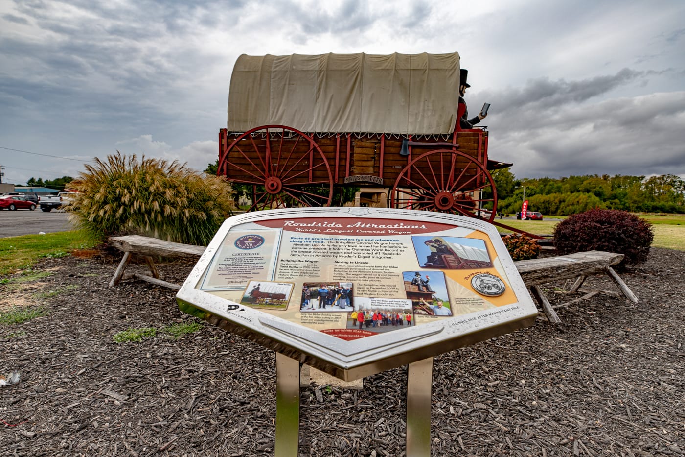 Giant Abraham Lincoln statue on the World's Largest Covered Wagon in Lincoln, Illinois Route 66 roadside attraction