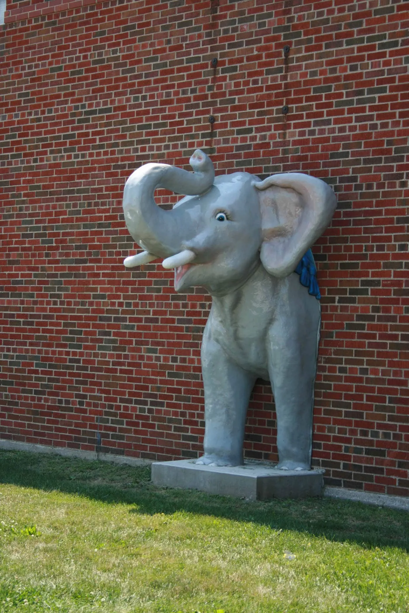 Fiberglass Elephant - a roadside attraction at Pink Elephant Antique Mall in Livingston, Illinois