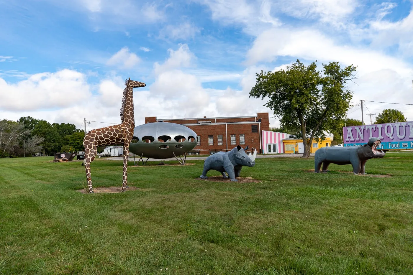 Fiberglass zoo animals at the Pink Elephant Antique Mall in Livingston, Illinois - Route 66 Roadside Attraction