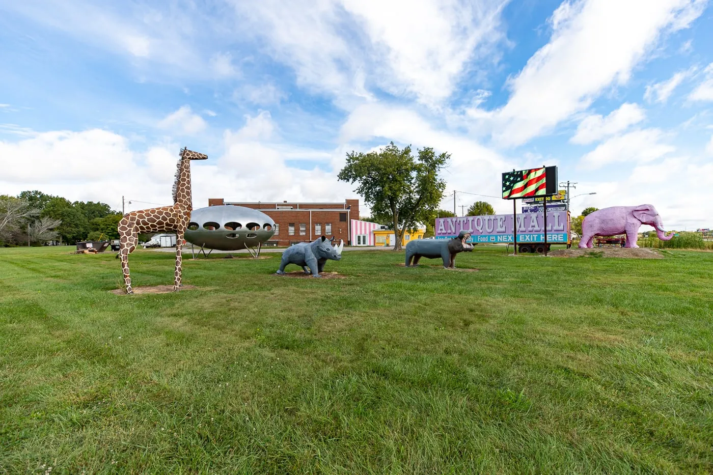 Fiberglass zoo animals at the Pink Elephant Antique Mall in Livingston, Illinois - Route 66 Roadside Attraction