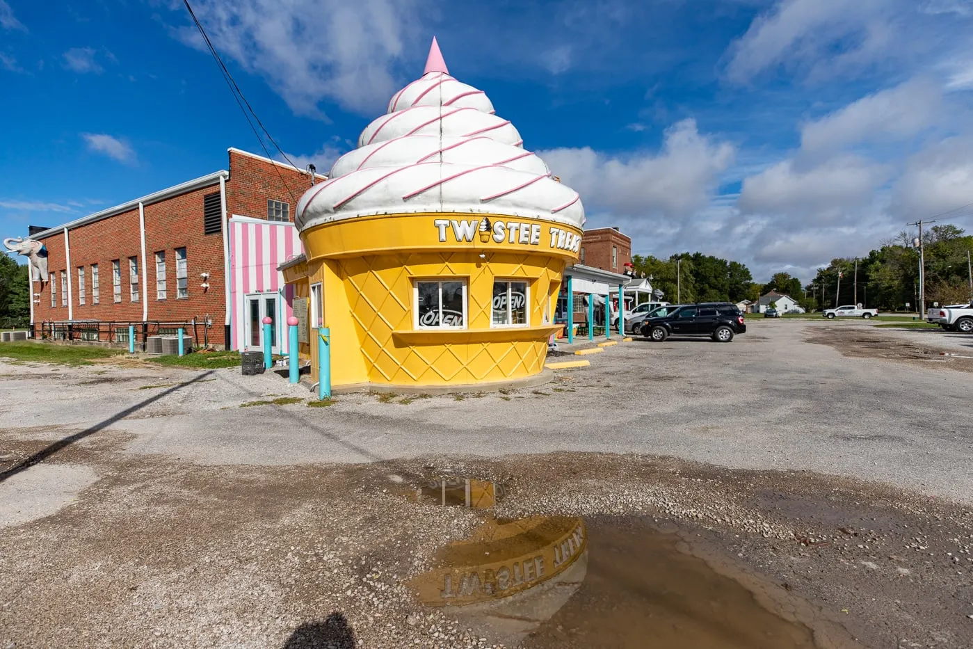 Twistee Treat ice cream shaped building at the Pink Elephant Antique Mall in Livingston, Illinois - Route 66 Roadside Attraction