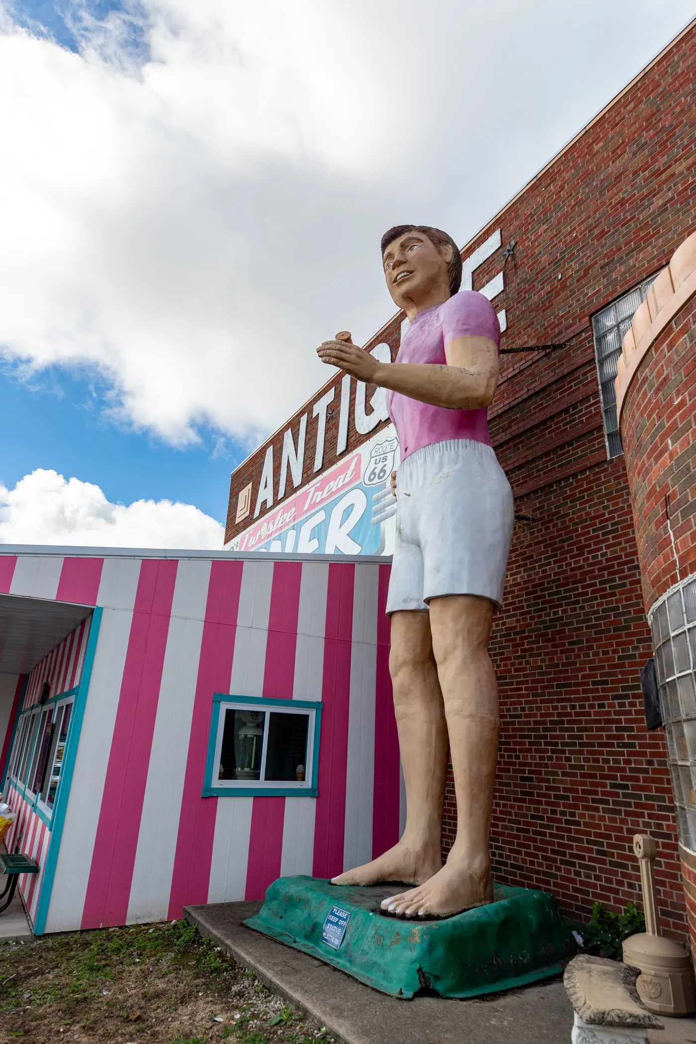 Fiberglass beach guy at the Pink Elephant Antique Mall in Livingston, Illinois - Route 66 Roadside Attraction