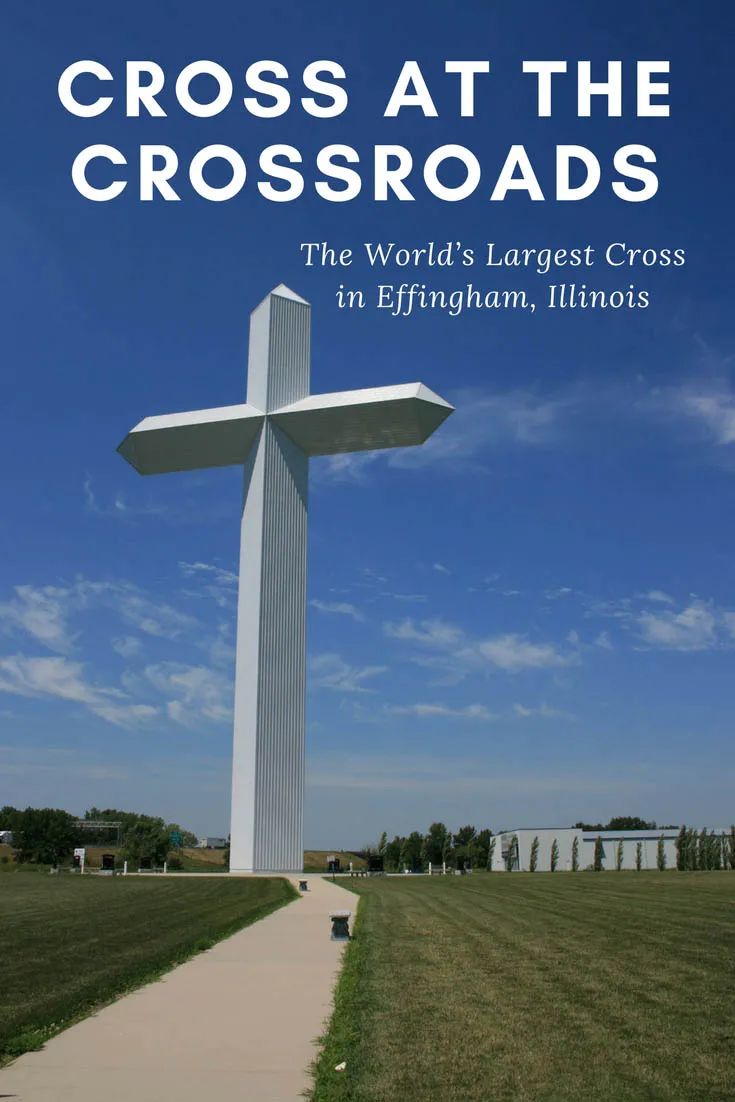 The Cross at the Crossroads, America's Largest Cross, in Effingham, IL. The 198 foot world's largest cross attracts 50,000 travelers each and every day - it's a must see things to do in Illinois. Visit this Illinois roadside attraction on a U.S. road trip through the state.
#IllinoisRoadsideAttractions #IllinoisRoadsideAttraction #RoadsideAttractions #RoadsideAttraction #RoadTrip #IllinoisRoadTrip #IllinoisRoadTripItinerary #IllinoisRoadTripTravel #WeirdRoadsideAttractions #RoadTripStops