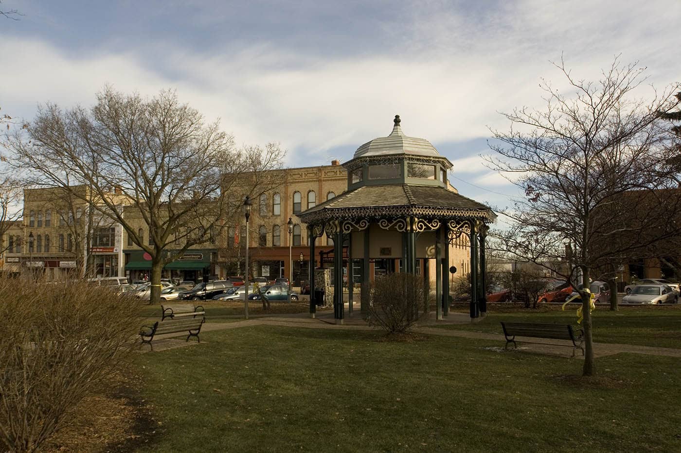 Woodstock Square/Gobbler's Knob - Groundhog Day Movie Filming Locations in Woodstock, Illinois