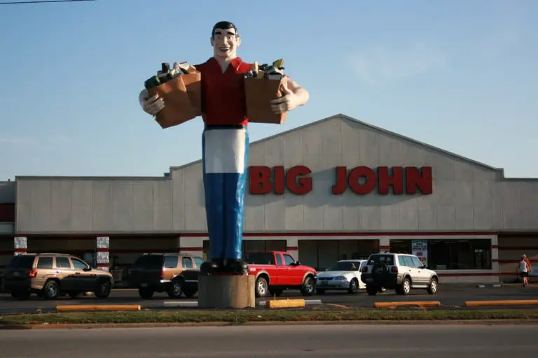 Big John Grocery Clerk in Metropolis, Illinois