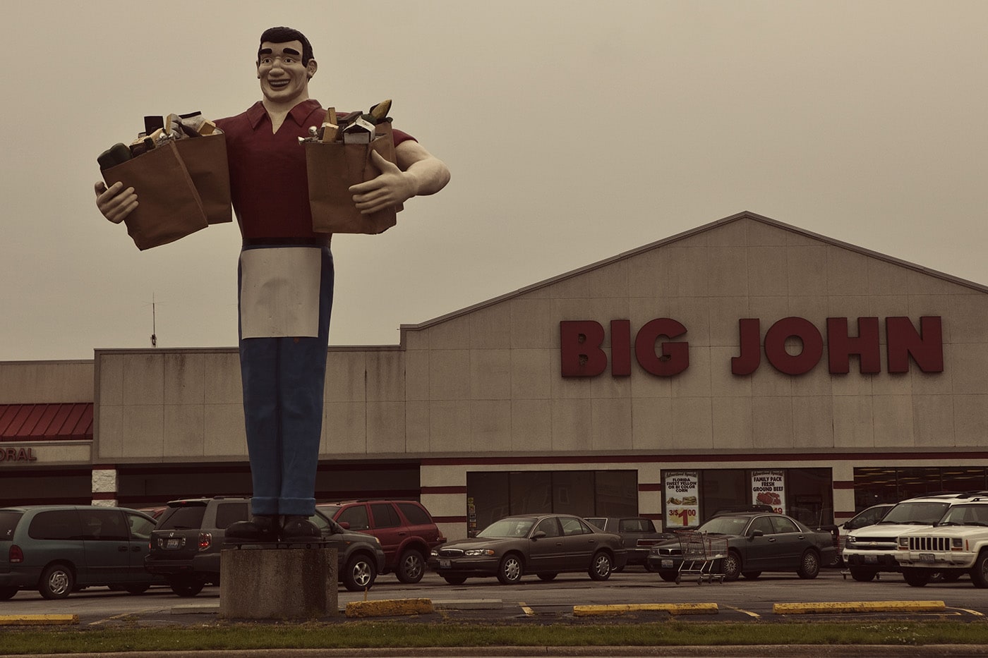 Big John Grocery Clerk, a roadside attraction in Metropolis, Illinois