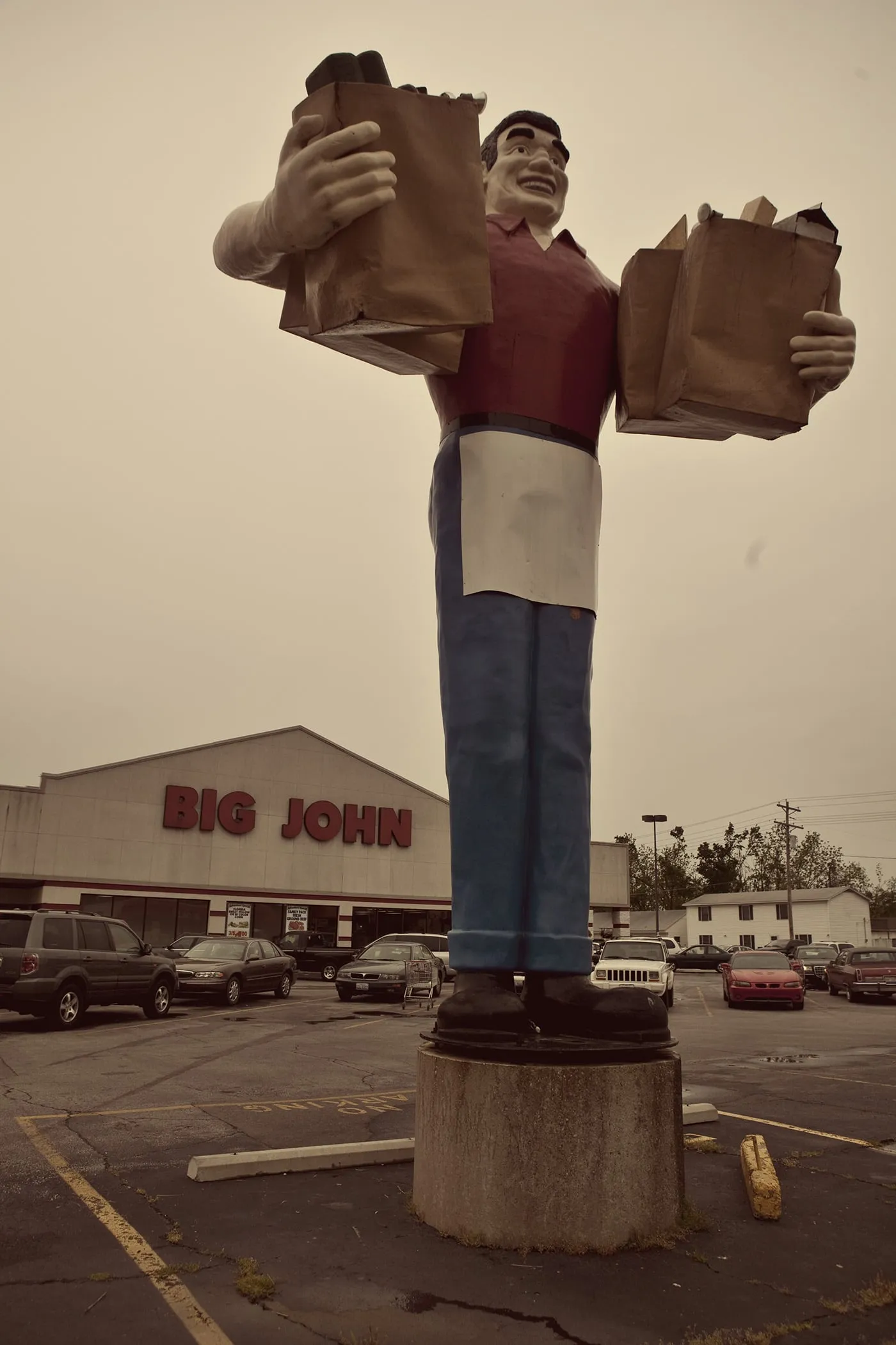 Big John Grocery Clerk, a roadside attraction in Metropolis, Illinois