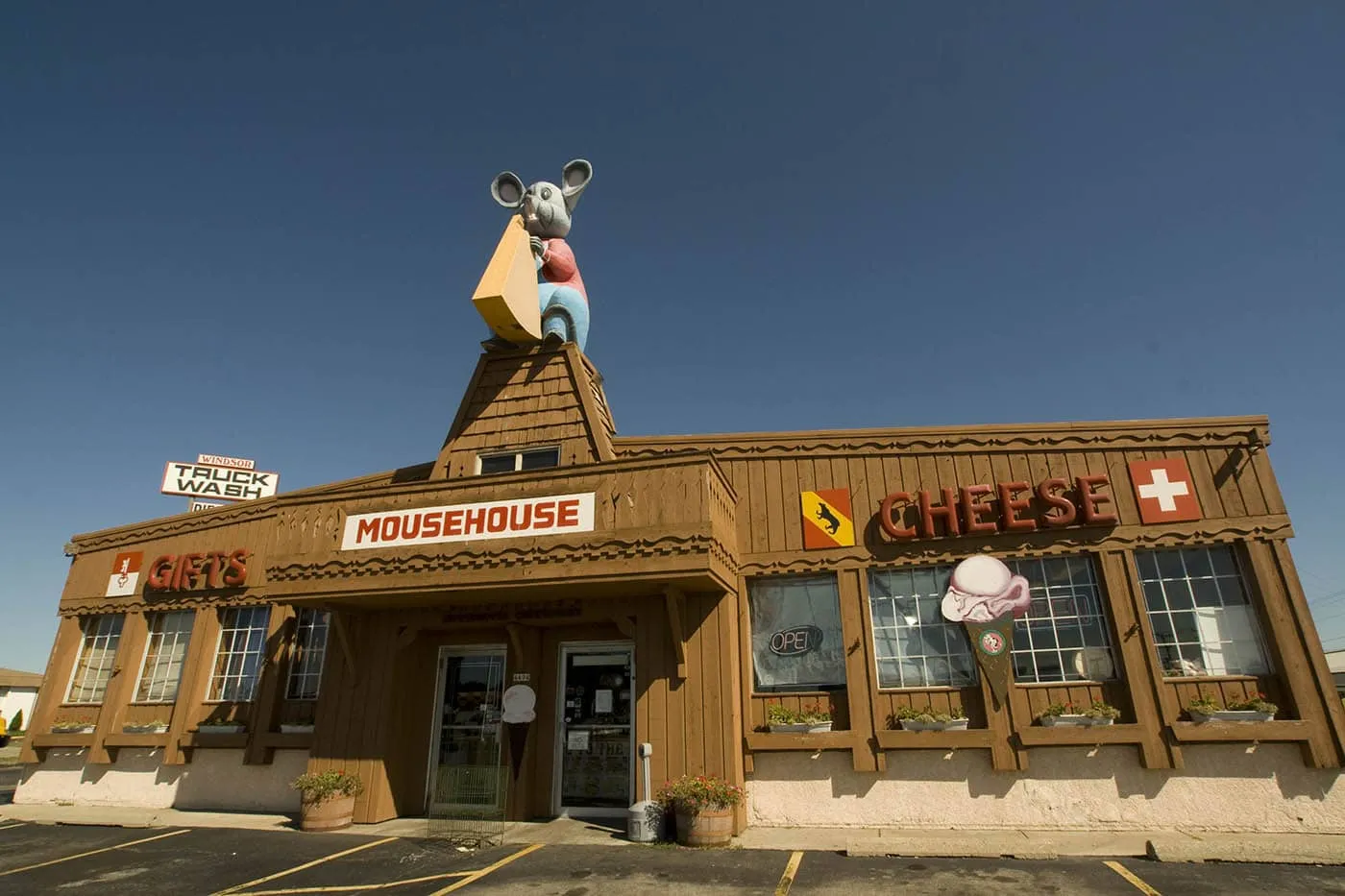 Mousehouse Cheesehaus in Windsor, Wisconsin -- Roadside Attractions in Wisconsin