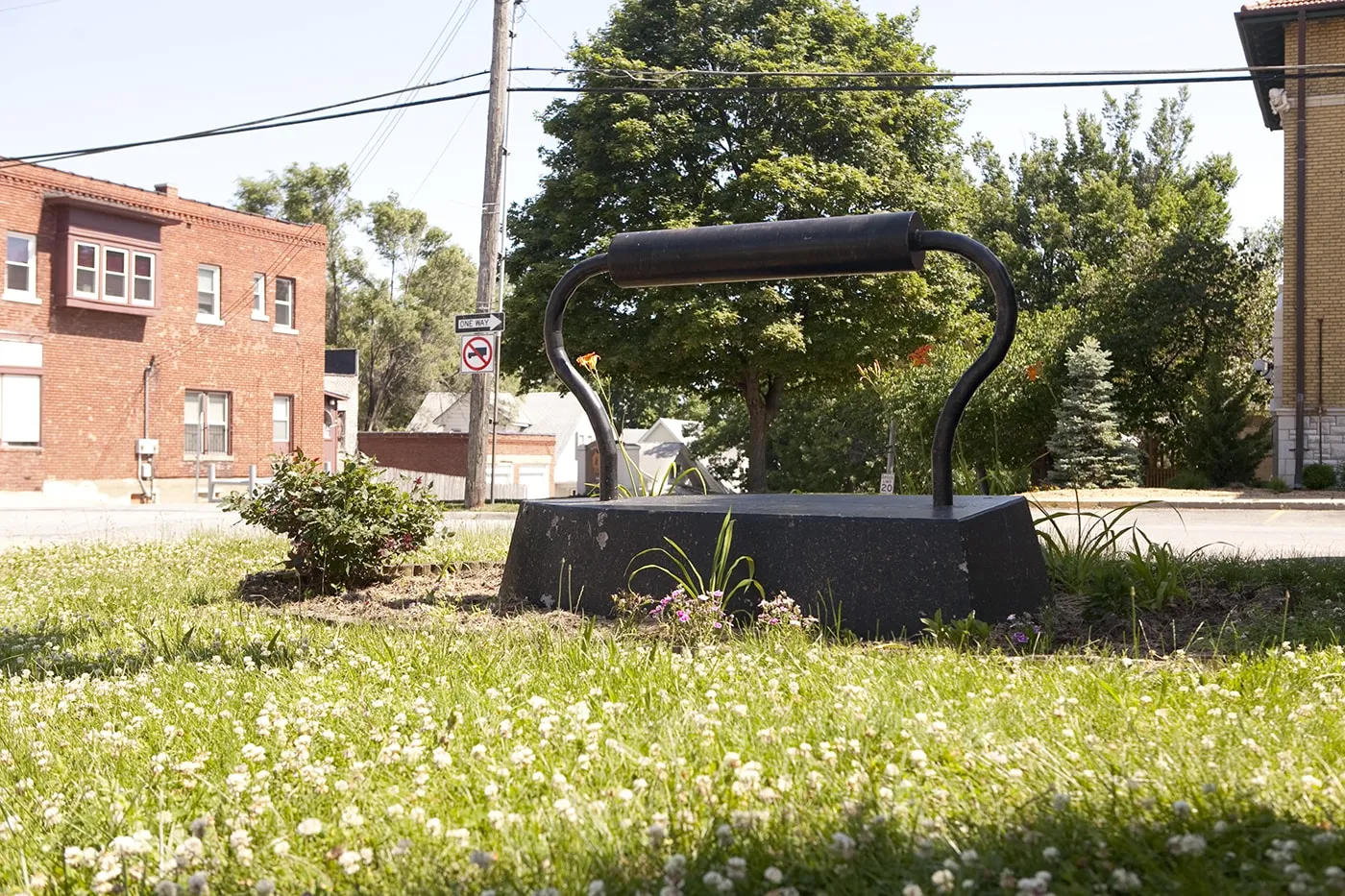 Large Old-Fashioned Iron Sculpture - a roadside attraction in Kansas City, Kansas