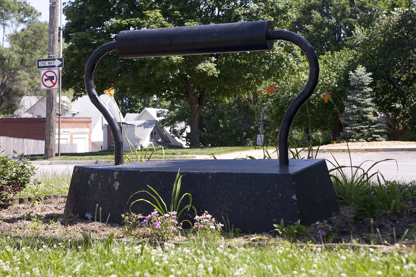 Large Old-Fashioned Iron Sculpture - a roadside attraction in Kansas City, Kansas