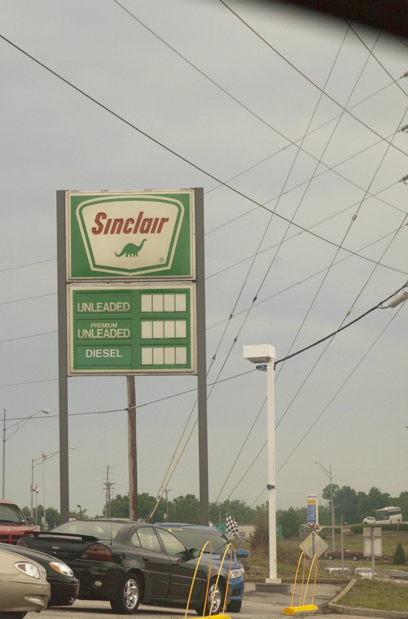 Sinclair gas station turned into a used car dealership in Missouri