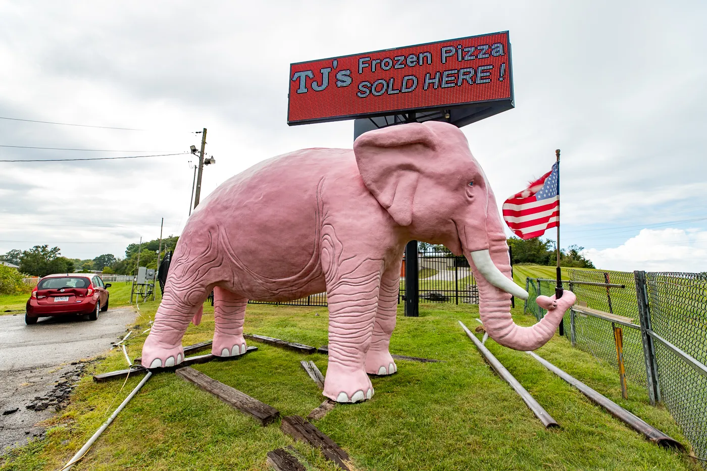 Large Pink Elephant in Fenton, Missouri roadside attraction