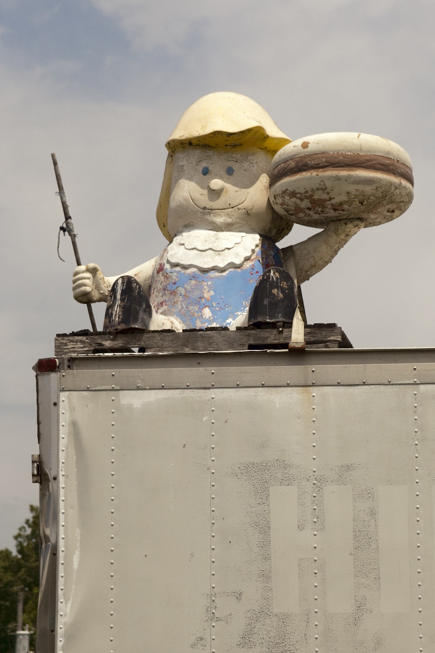 A&W Burger Family, a roadside attraction in Rolla, Missouri