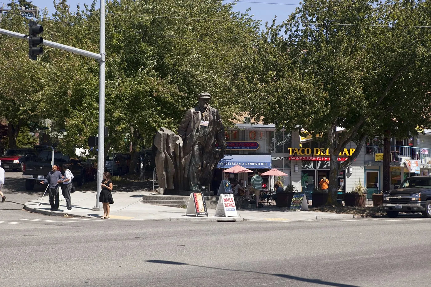 Giant statue of Vladimir Lenin, a roadside attraction in Fremont, Seattle, Washington.