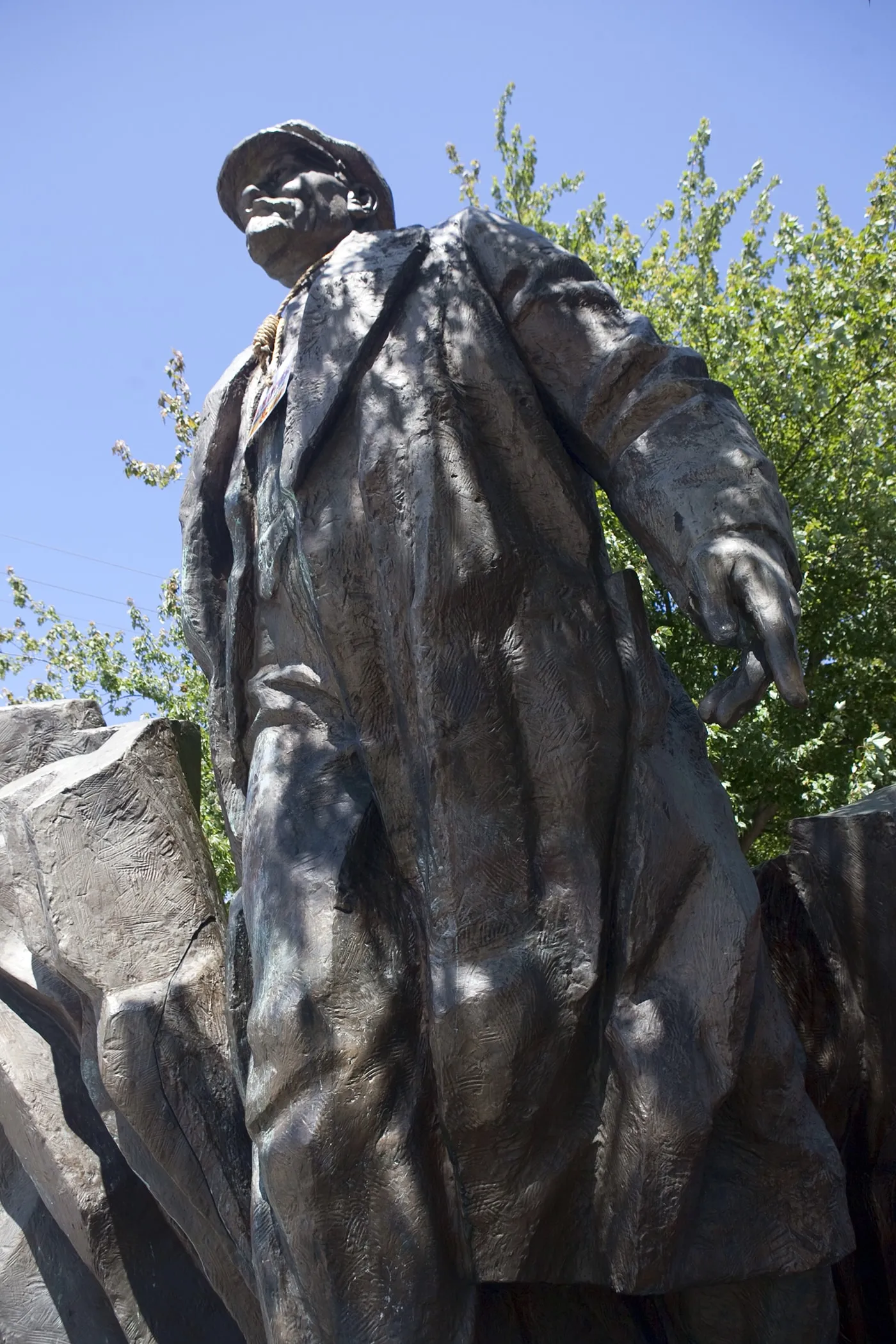 Giant statue of Vladimir Lenin, a roadside attraction in Fremont, Seattle, Washington.