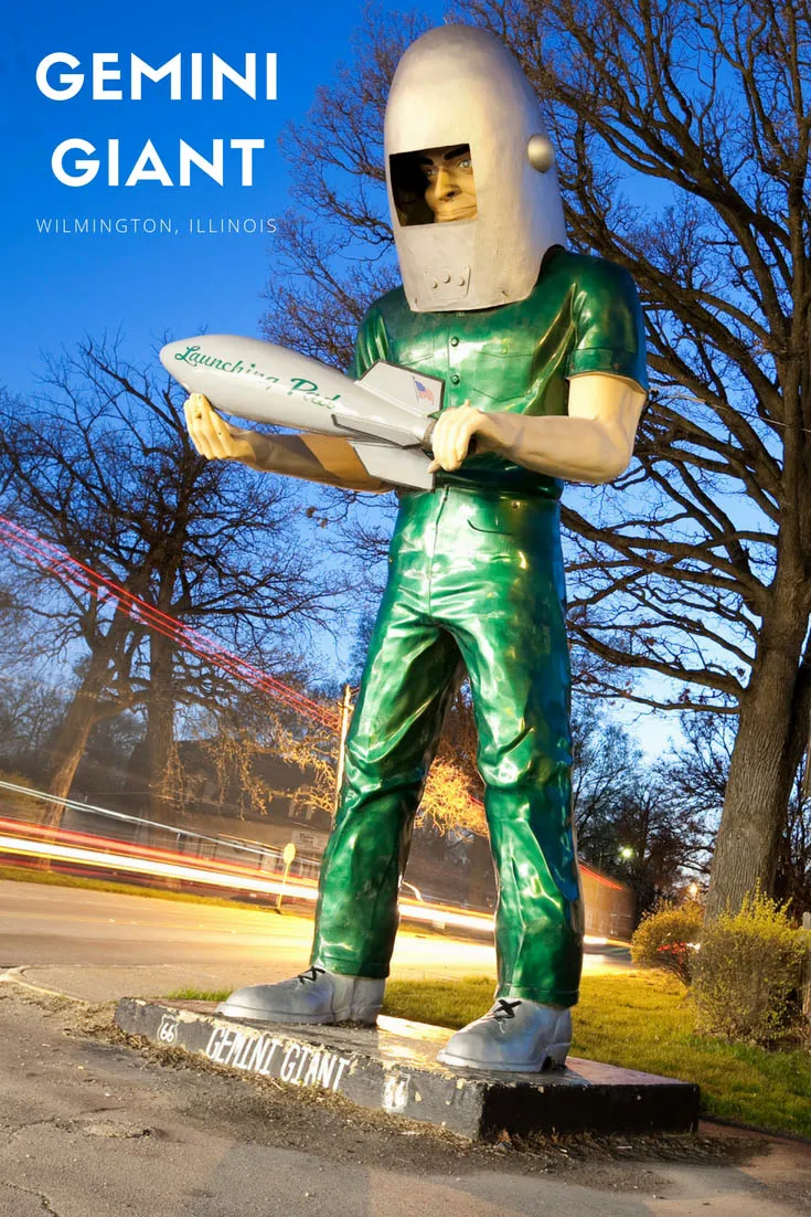 Travel photography of the Gemini Giant muffler man - a Route 66 roadside attraction - at the Launching Pad restaurant, in Wilmington, Illinois. This weird roadside attraction makes a great road trip stop to add to your travel itinerary or bucket list for an Illinois road trip idea.
#Route66 #Route66RoadTrip #RoadsideAttractions #WeirdRoadsideAttractions #RoadTripStops #RoadTrip #IllinoisRoadsideAttractions ##IllinoisRoadTrip #IllinoisRoute66 #IllinoisRoadTripItinerary #IllinoisRoadTripTravel