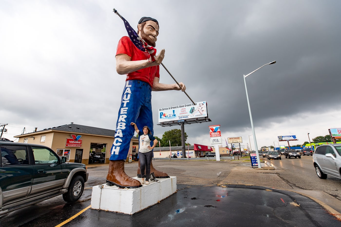 Lauterbach Tire Muffler Man in Springfield, Illinois - Lauterbach Giant roadside attraction on Route 66