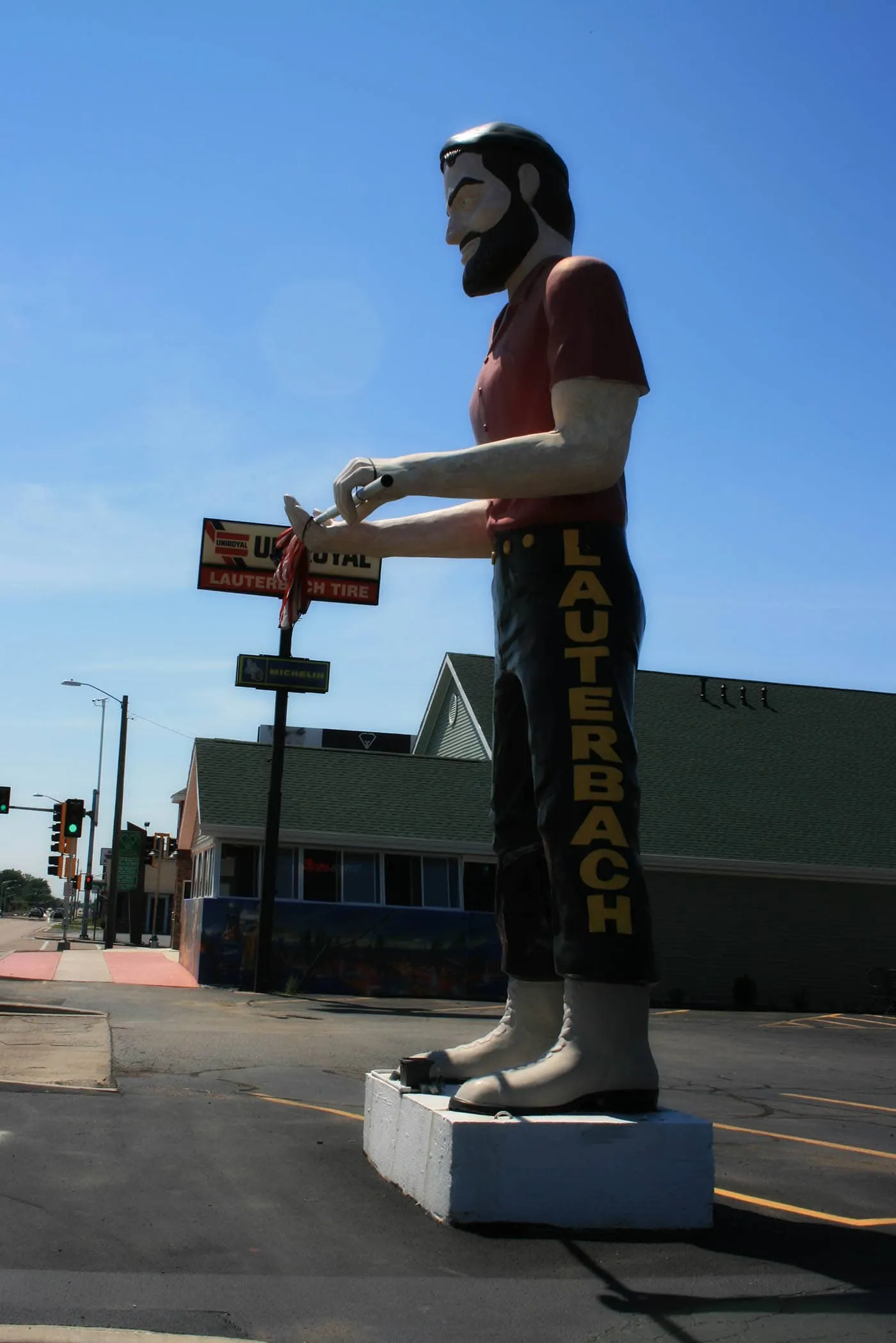 Lauterbach Tire Muffler Man in Springfield, Illinois