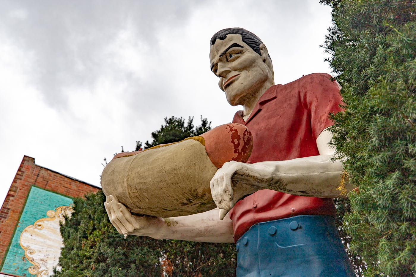 Paul Bunyon Muffler Man Holding a Hot Dog in Atlanta, Illinois - Route 66 Roadside attraction