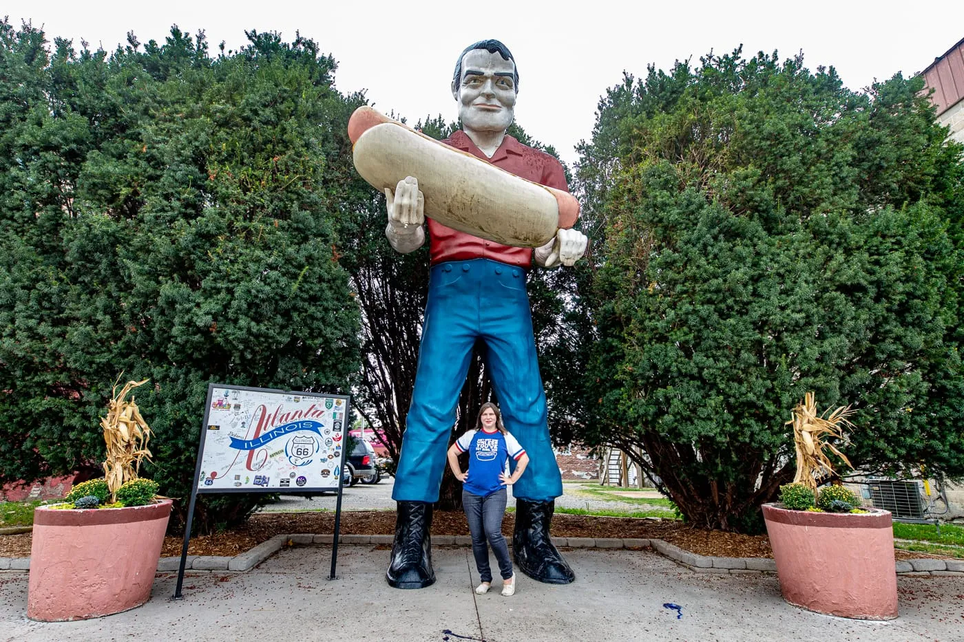 Paul Bunyon Muffler Man Holding a Hot Dog in Atlanta, Illinois - Route 66 Roadside attraction