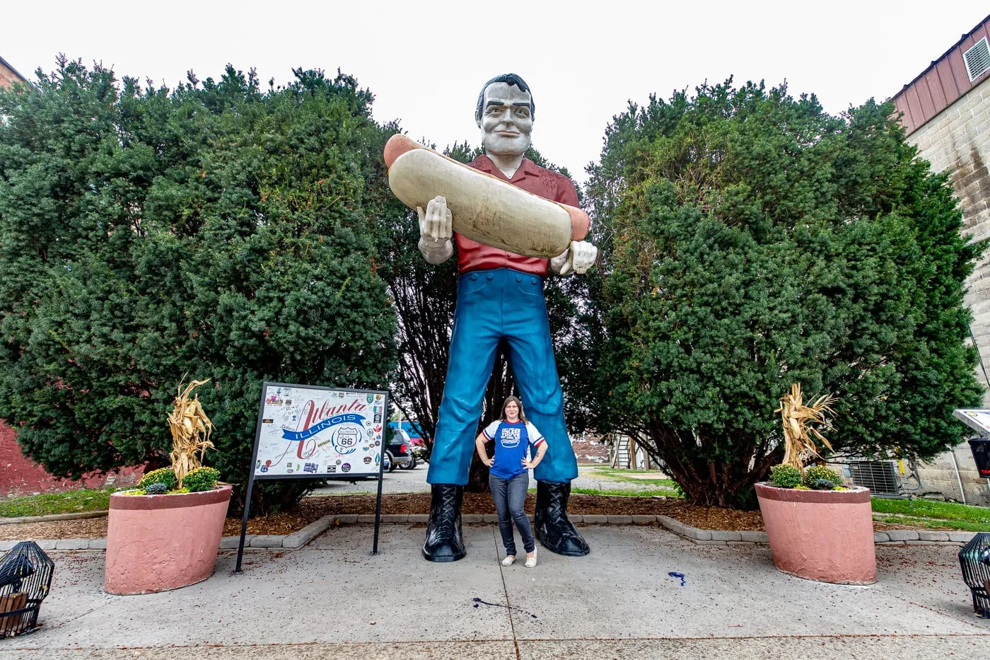 Paul Bunyon Muffler Man Holding a Hot Dog in Atlanta, Illinois - Route 66 Roadside attraction
