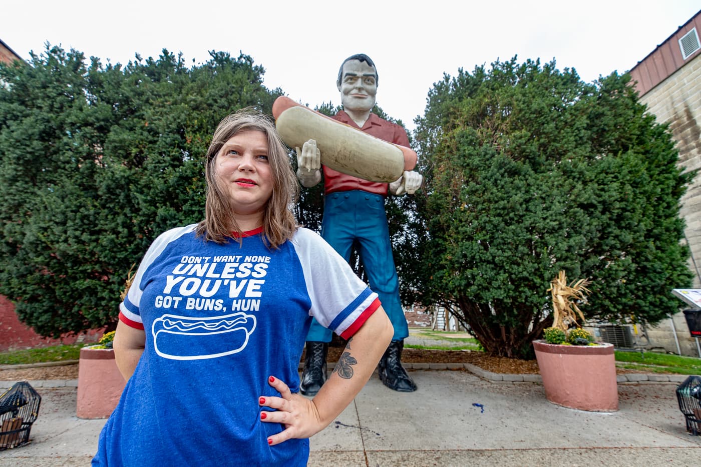 Paul Bunyon Muffler Man Holding a Hot Dog in Atlanta, Illinois - Route 66 Roadside attraction