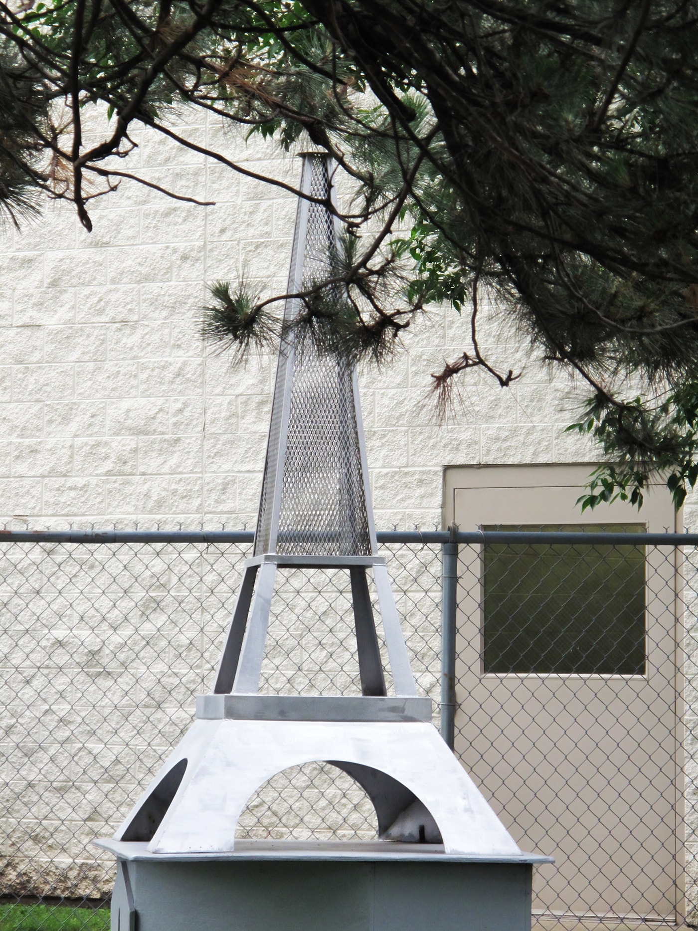 Eiffel Tower Novelty Golf in Lincolnwood, Illinois.