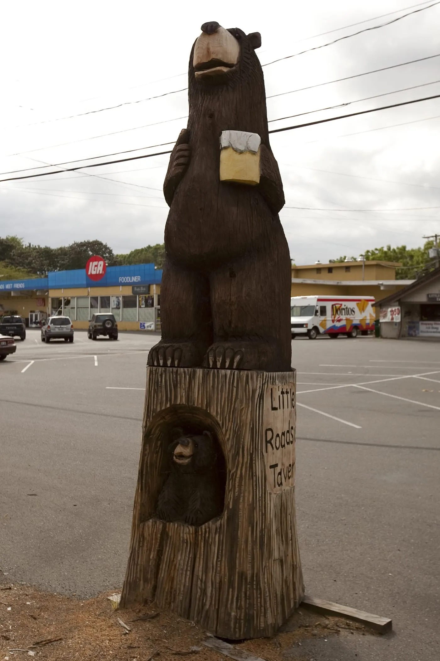 Little Roadside Tavern Bear in Everson, Washington - Carved bear roadside attraction outside of the Little Roadside Tavern in Everson, Washington.