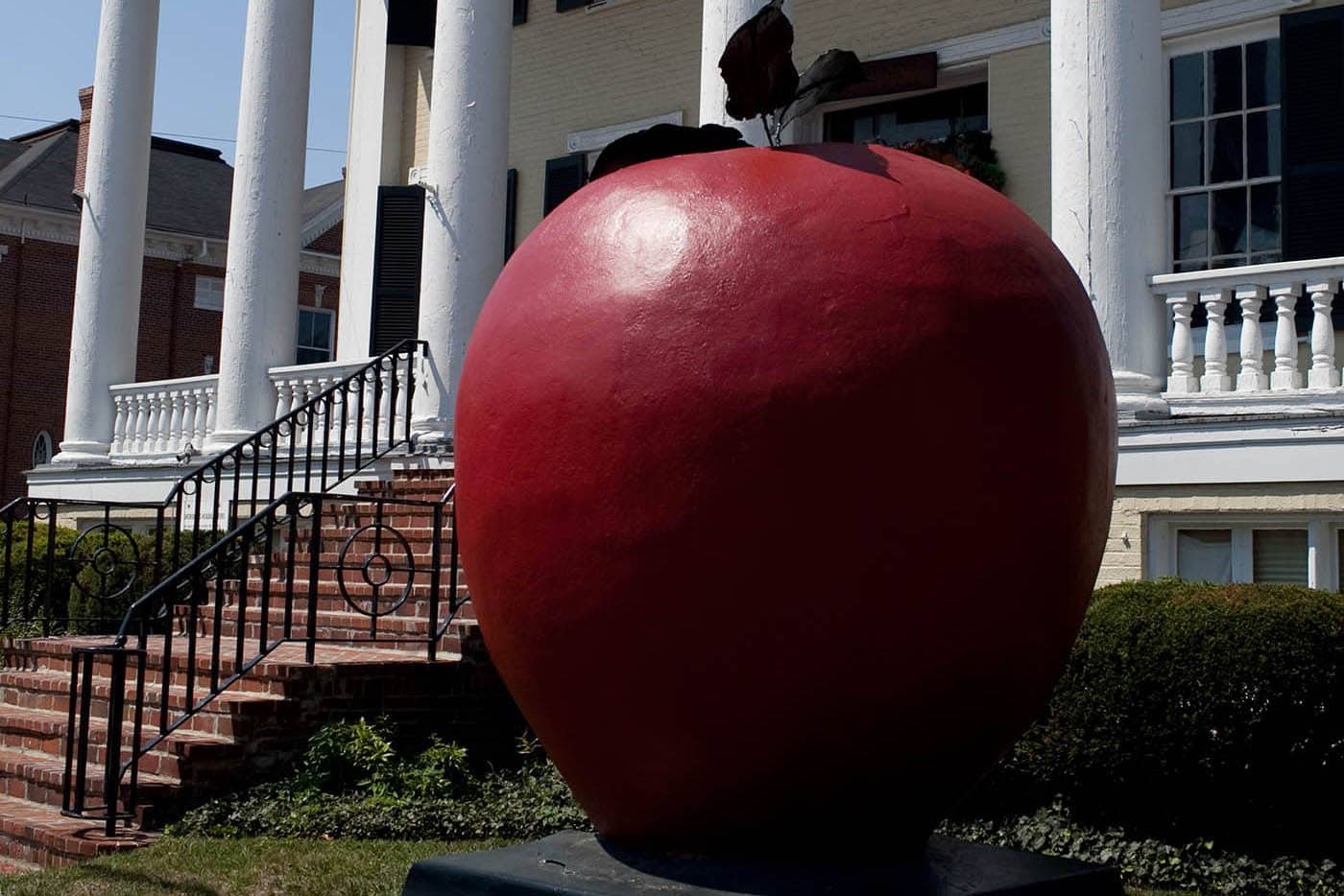 ? The World's Largest Apple in Winchester, Virginia