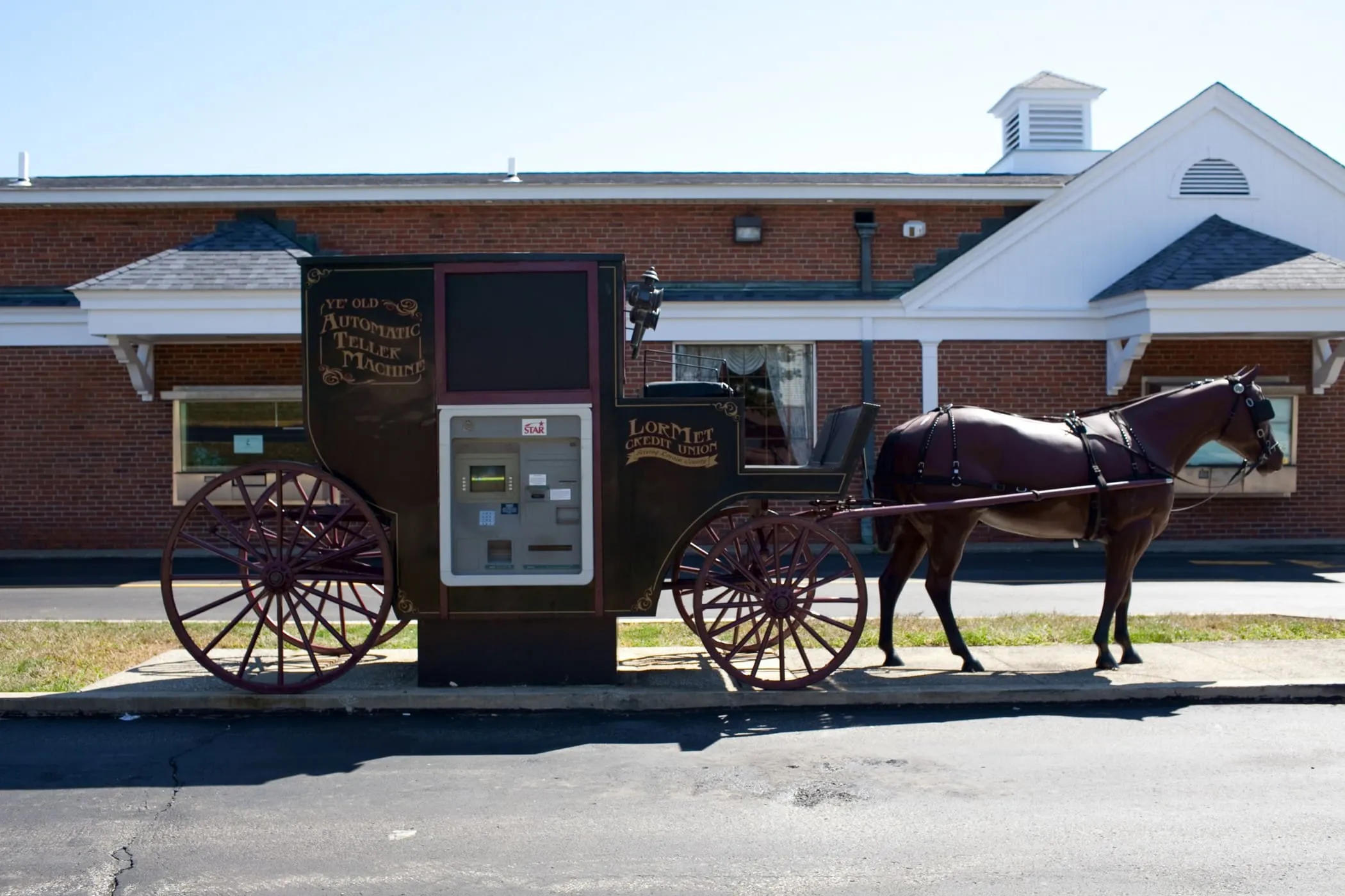 Horse and Buggy ATM in Wellington, Ohio - Ohio Roadside Attractions
