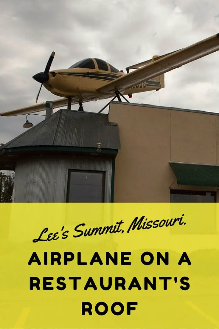 Airplane on a Restaurant's Roof at Habanero's Mexican Restaurant in Lee's Summit, Missouri. A Piper Tomahawk airplane carries the restaurant's flight-theme. Visit this weird roadside attraction on a Missouri road trip to places to visit in Missouri.
#MissouriRoadsideAttractions #MissouriRoadsideAttraction #RoadsideAttractions #RoadsideAttraction #RoadTrip #MissouriRoadTrip #PlacestoVisitinMissouri #MissouriRoadTripIdeas #WeirdRoadsideAttractions #RoadTripStops