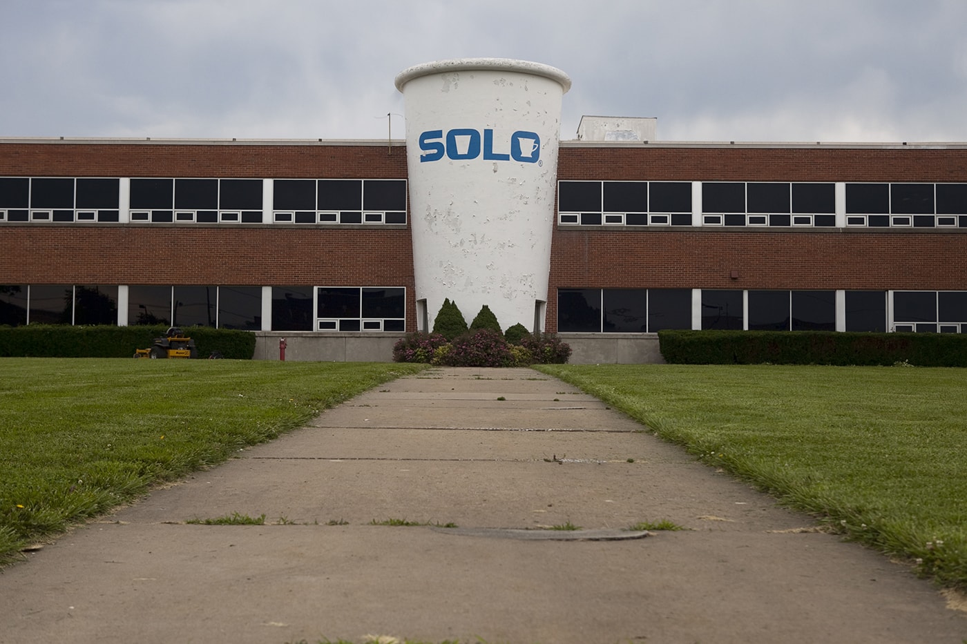 Giant Solo Paper Cup in Springfield, Missouri