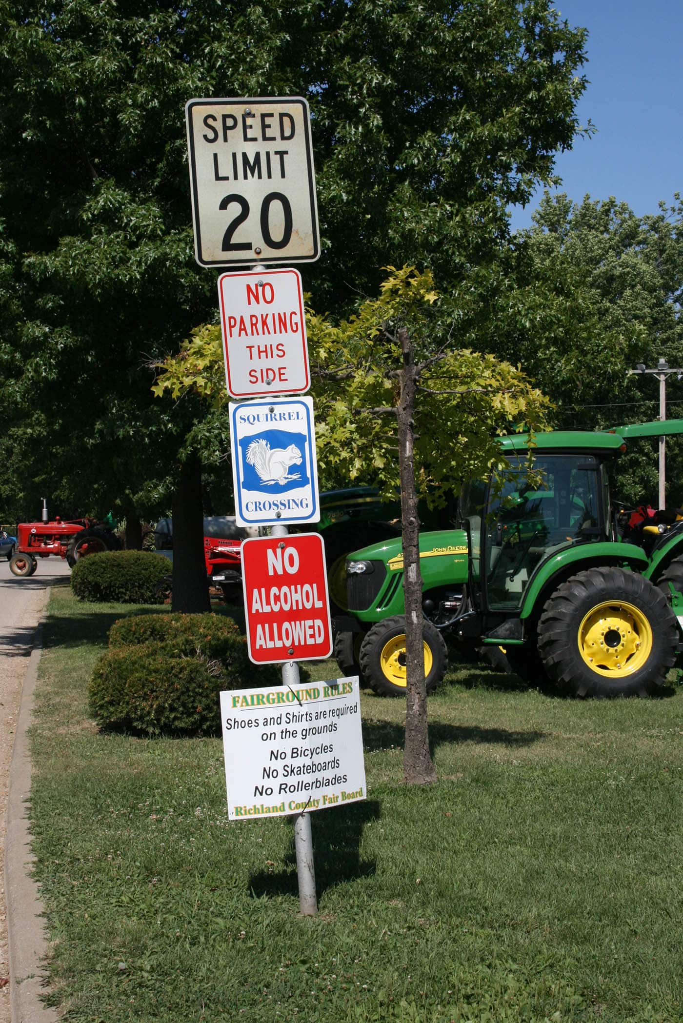 Squirrel Crossing Sign -  Olney, Illinois: Home of the White Squirrels