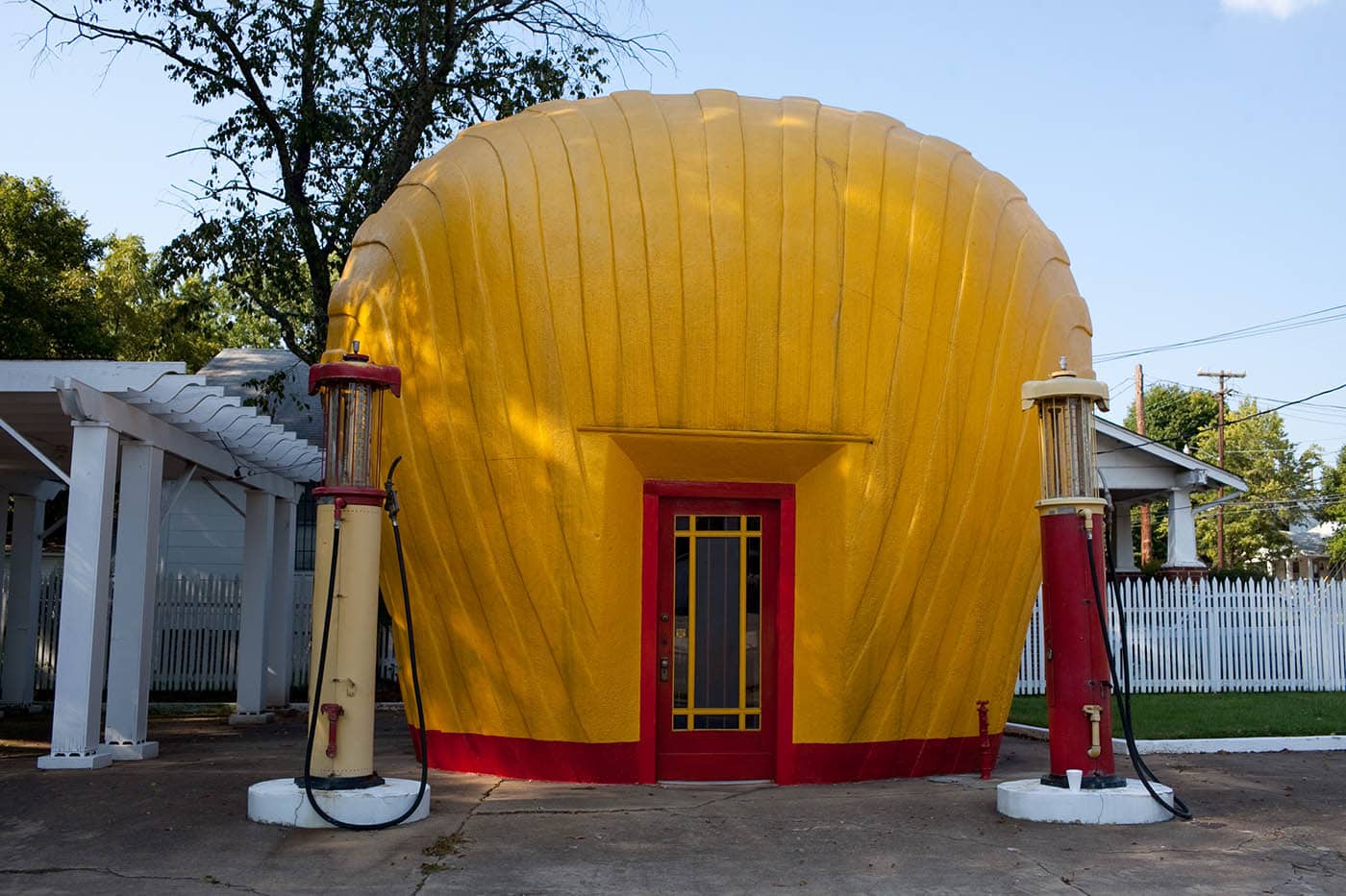 Shell-shaped gas station in Winston-Salem, North Carolina