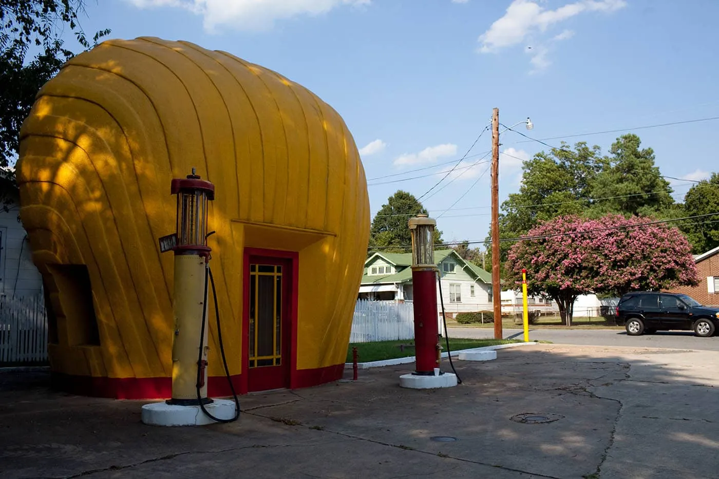 Shell-shaped gas station in Winston-Salem, North Carolina