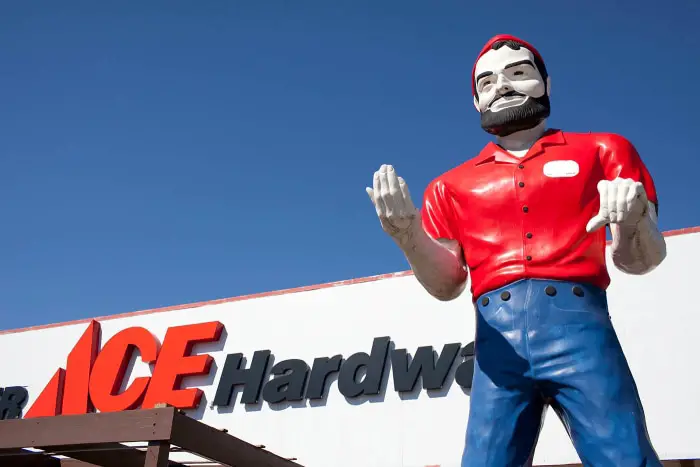 Ace Hardware Muffler Man in Elkhart, Indiana - Indiana Road Trip