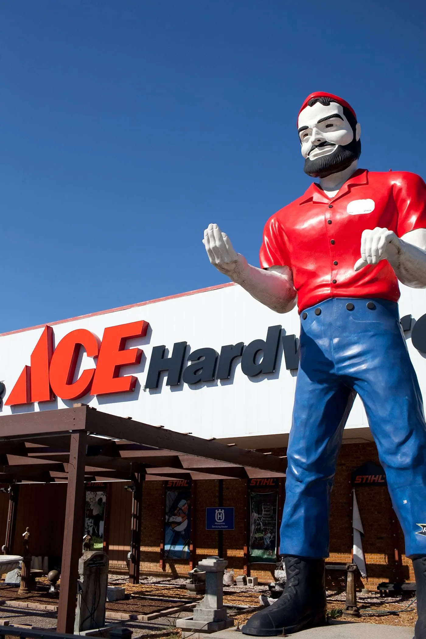 Ace Hardware Muffler Man in Elkhart, Indiana - Indiana Road Trip