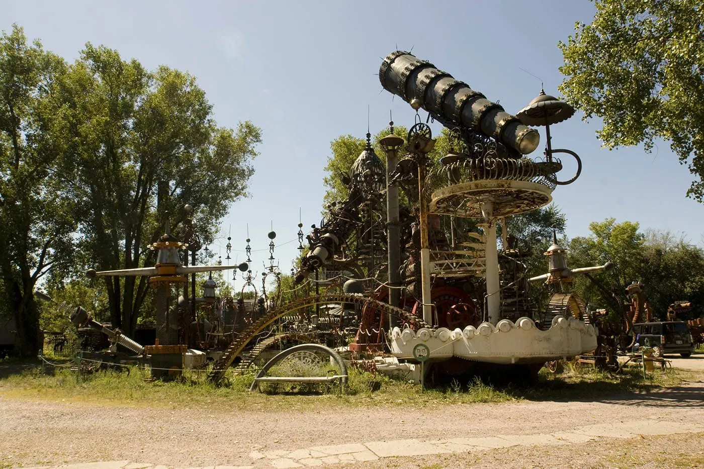 The world's largest scrap metal sculpture, Dr. Evermor's Forevertron at Delaney's Surplus Sales in Sumpter, Wisconsin, is meant for intergalactic travel. Visit this weird roadside attraction on a Wisconsin road trip.