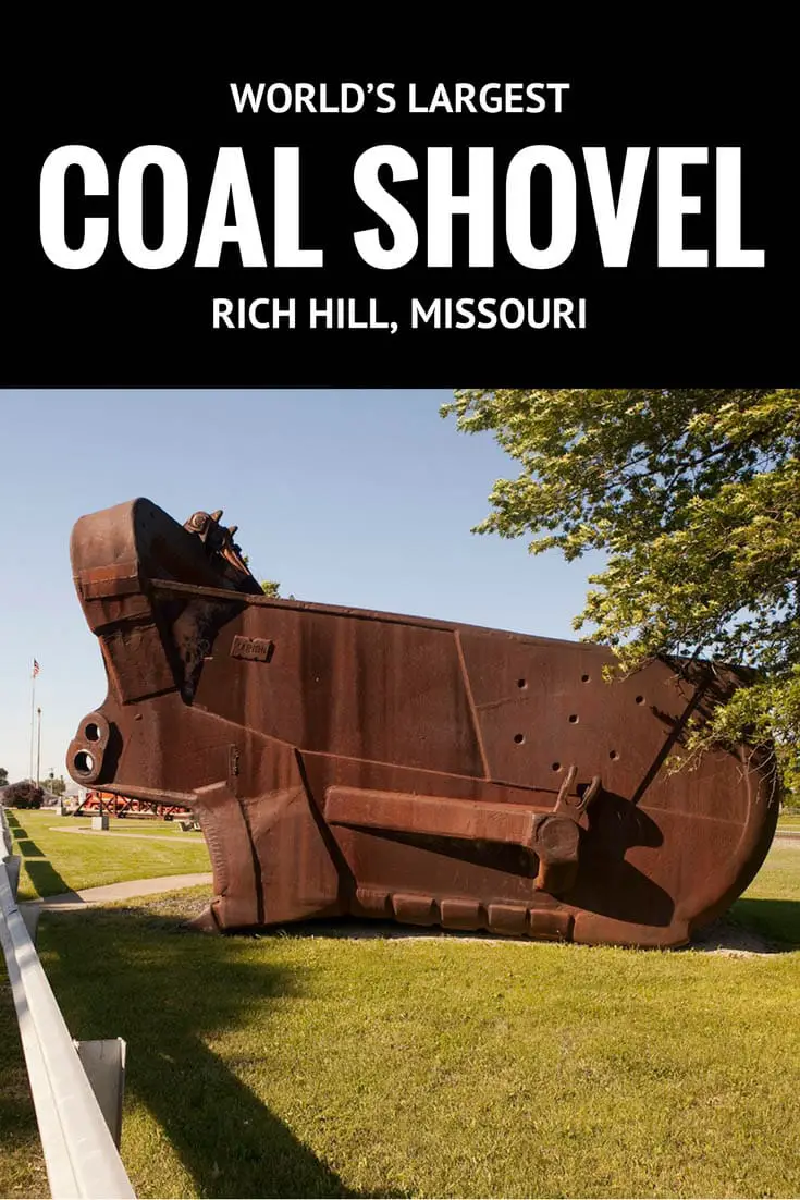 Big Mouth, the World's Largest Coal Shovel in Rich Hill, Missoui ("The Town that Coal Built") can hold up to 30 tons (60,000 pounds!) with each scoop. Visit this Missouri roadside attraction on a Missouri road trip or vacation. Add this weird roadside attraction to your travel bucket list or vacation itinerary.
#RoadsideAttractions #WeirdRoadsideAttractions #RoadTripStops #RoadTrip #MissouriRoadsideAttractions #MissouriRoadTrip #PlacestoVisitinMissouri #MissouriRoadTripIdeas