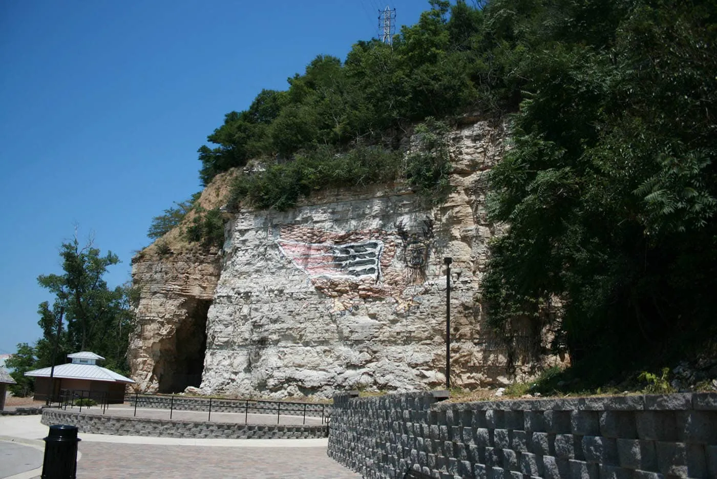 Legend of the Piasa Bird in Alton, Illinois