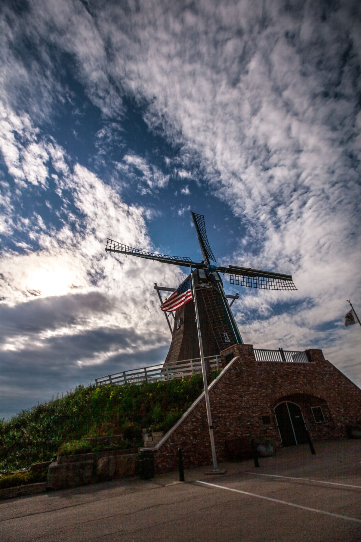 De Immigrant Windmill in Fulton, Illinois- Dutch Windmill in the United States. American Roadside Attraction.