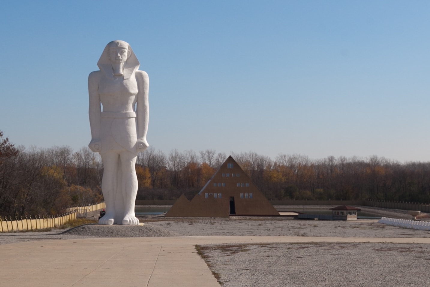 Gold Pyramid House in Wadsworth, Illinois