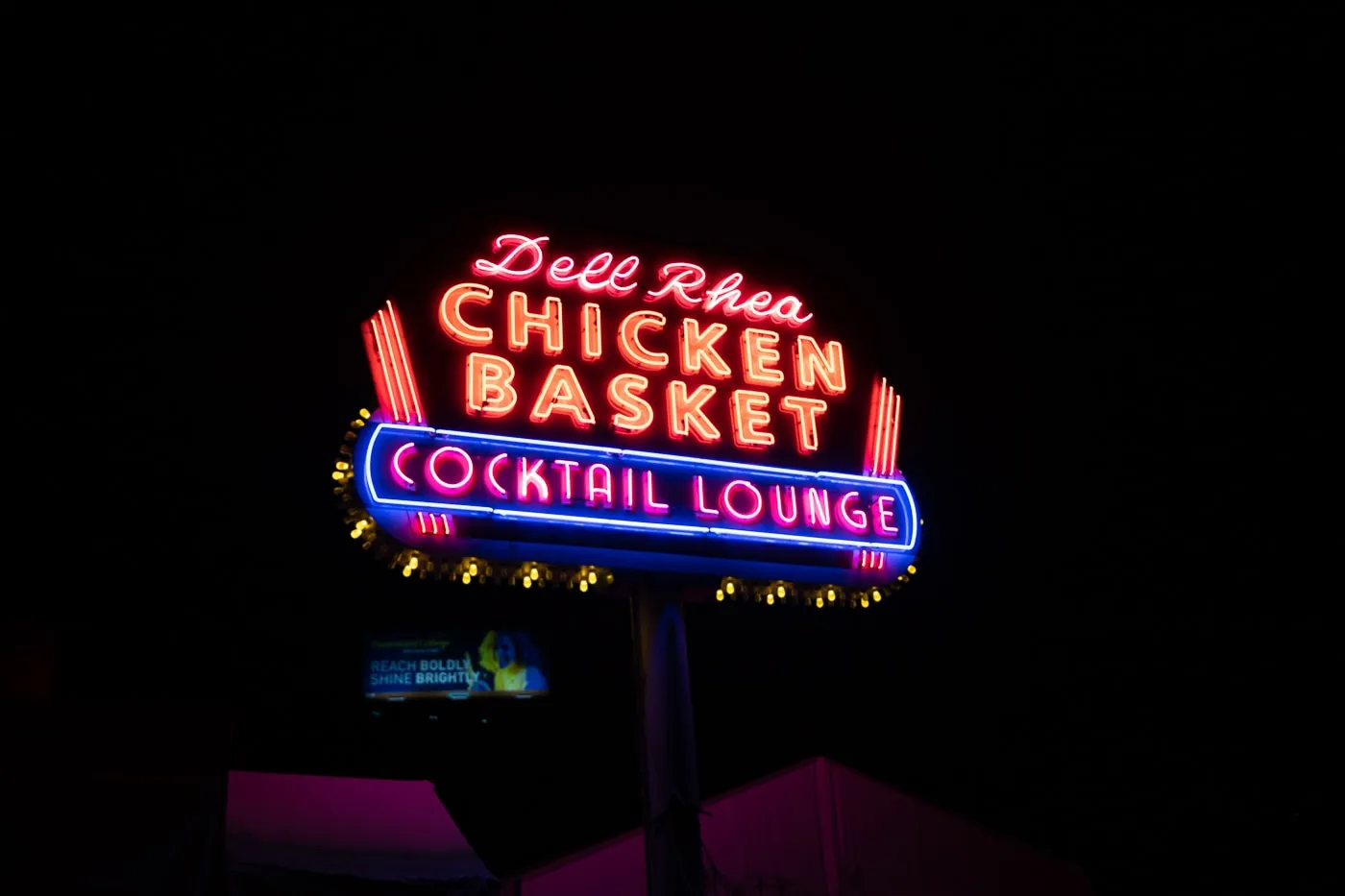 Sign for Dell Rhea's Chicken Basket a Route 66 restaurant in Illinois.