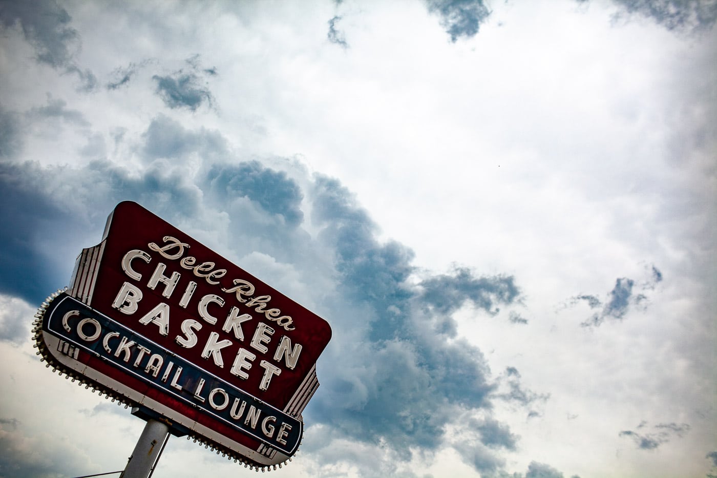 Sign for Dell Rhea's Chicken Basket a Route 66 restaurant in Illinois.