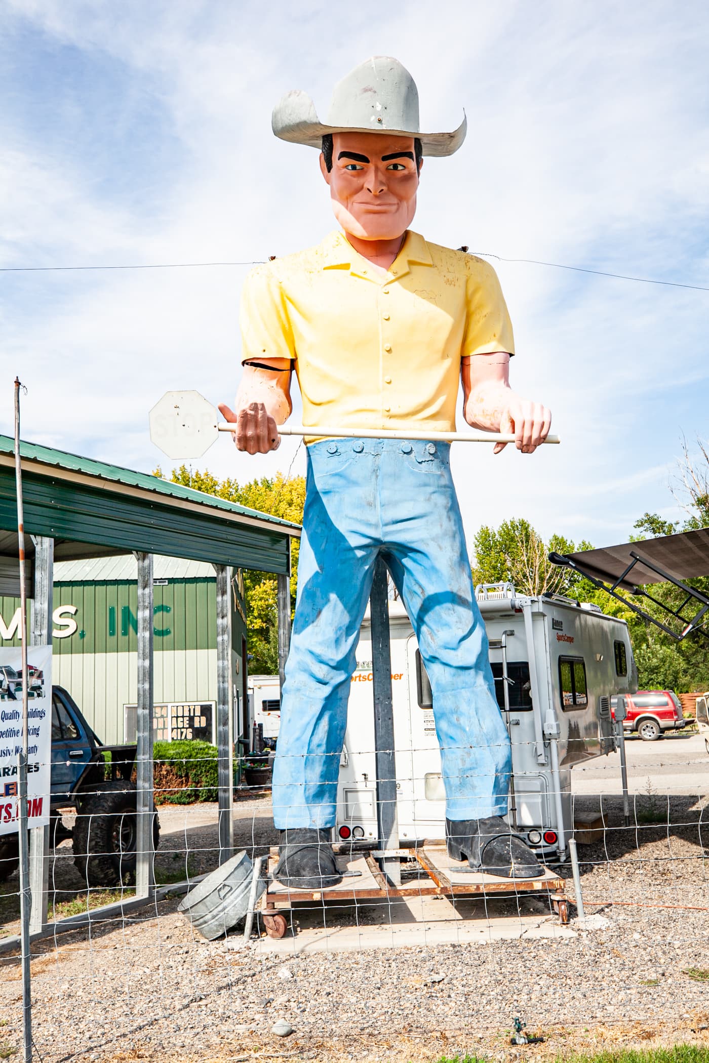 Cowboy Muffler Man in Wendell, Idaho | Idaho Roadside Attractions