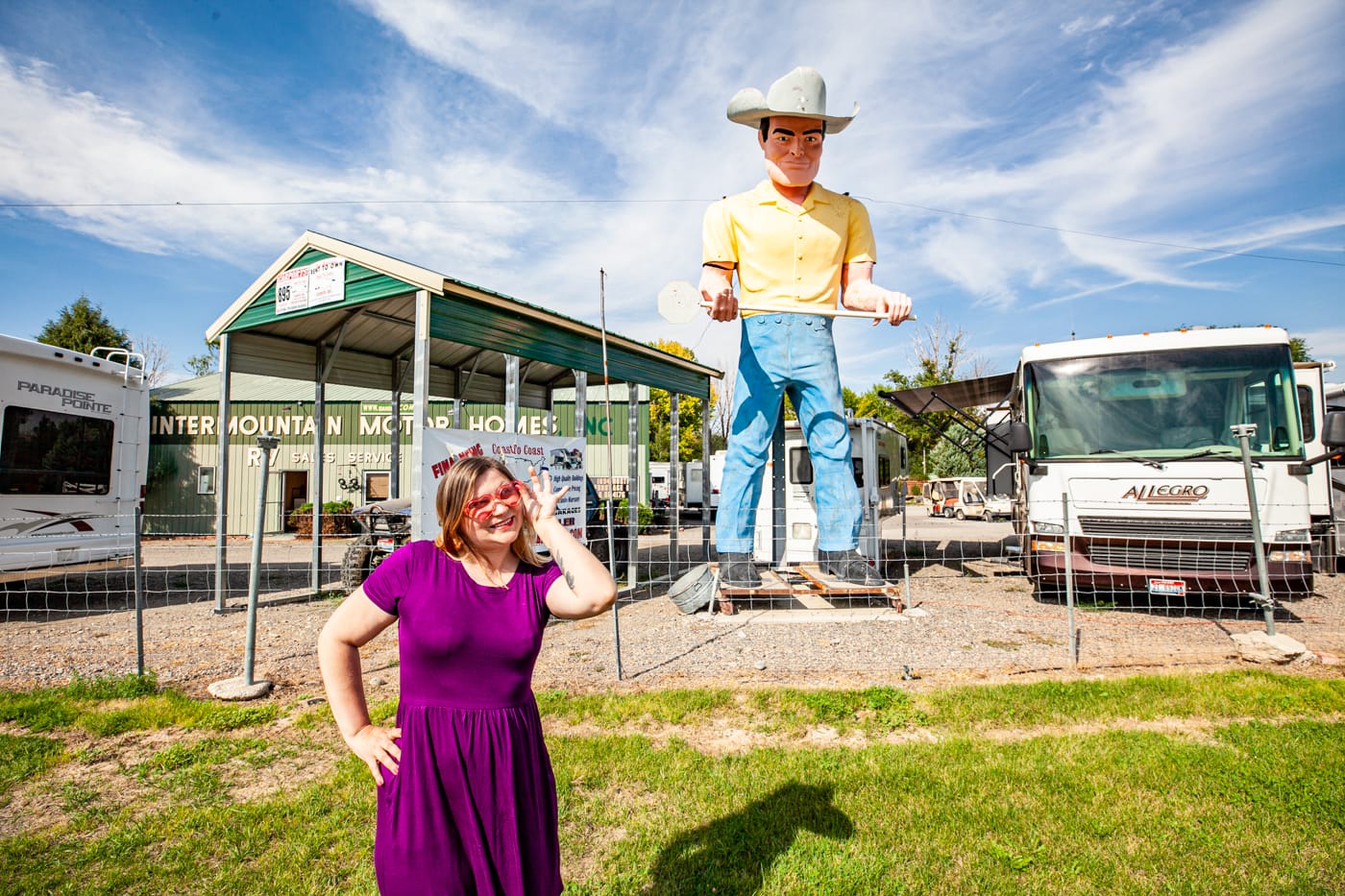 Cowboy Muffler Man in Wendell, Idaho | Idaho Roadside Attractions