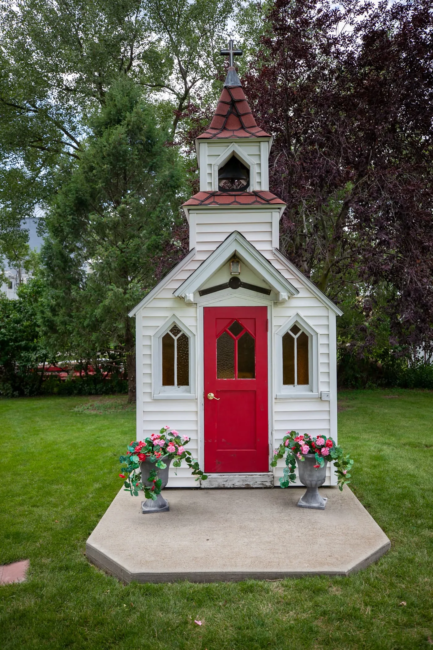 Morning Star Chapel tiny church in Elk Horn, Iowa | Iowa Roadside Attractions