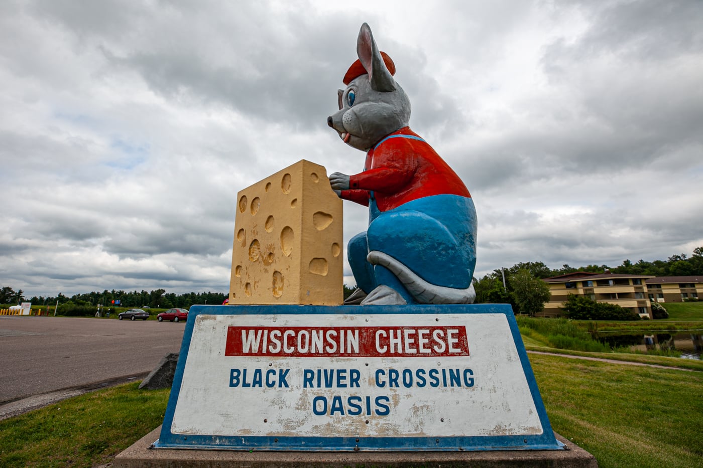 Giant Black River Oasis Mouse with Cheese in Black River Falls, Wisconsin - roadside attractions in Wisconsin